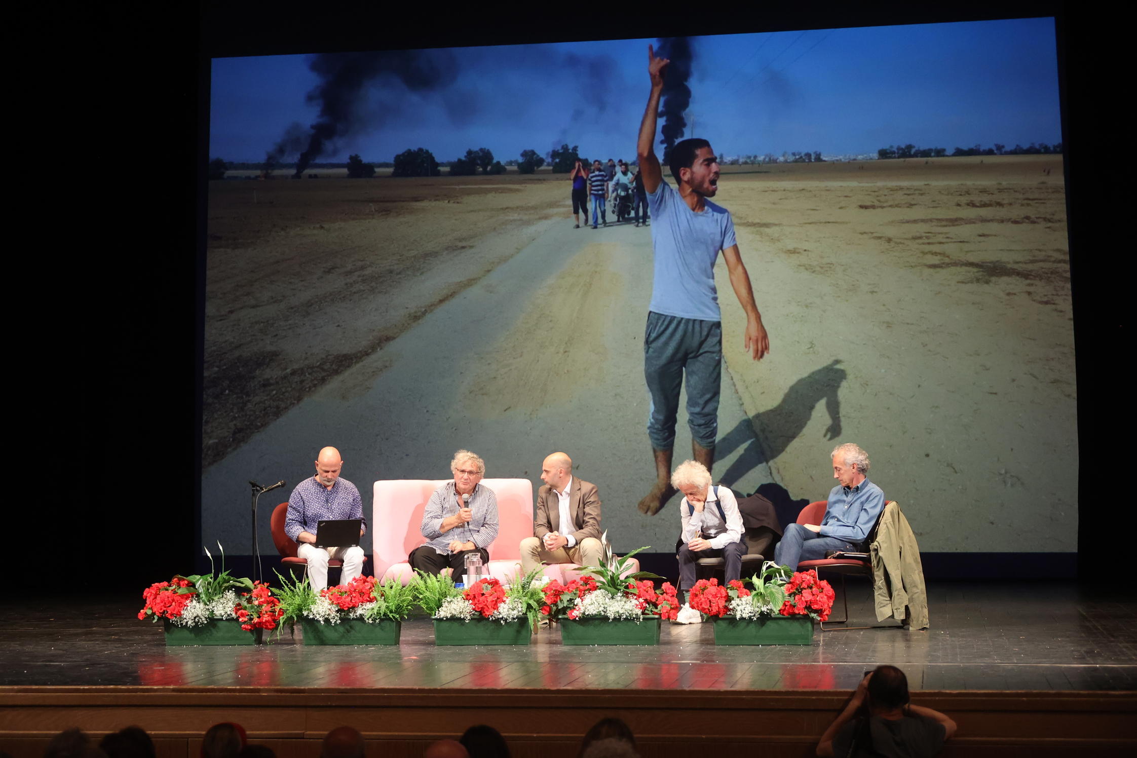 Immagine per Gran finale di èStoria sulle date di Israele e Gaza, fischi e applausi a Gorizia