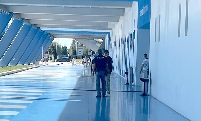 «Polizia in difficoltà nell'aeroporto di Ronchi», la denuncia della Silp Cgil