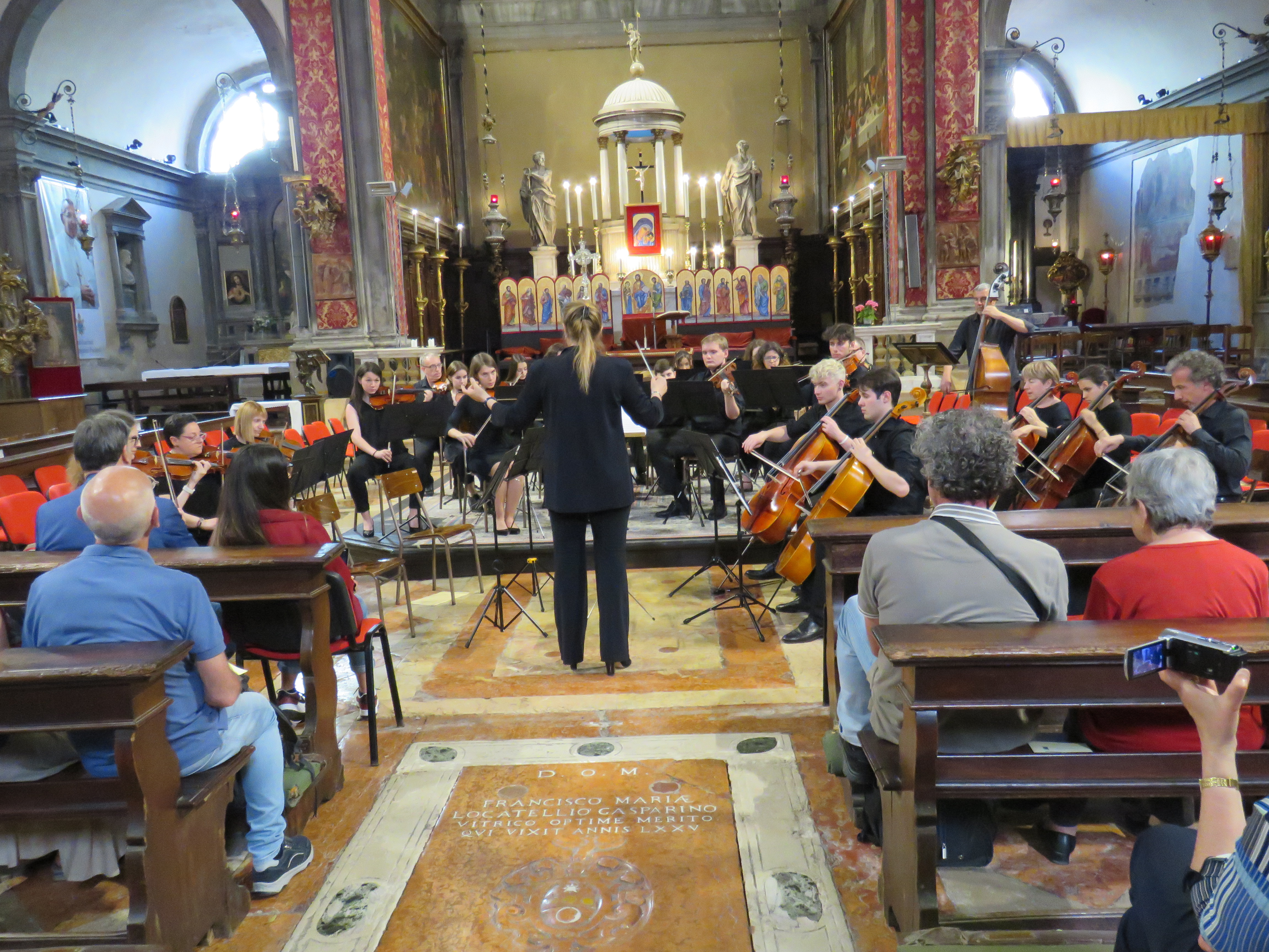 Immagine per L'Orchestra d'archi di Farra per Ottobre in rosa, concerto in sala civica