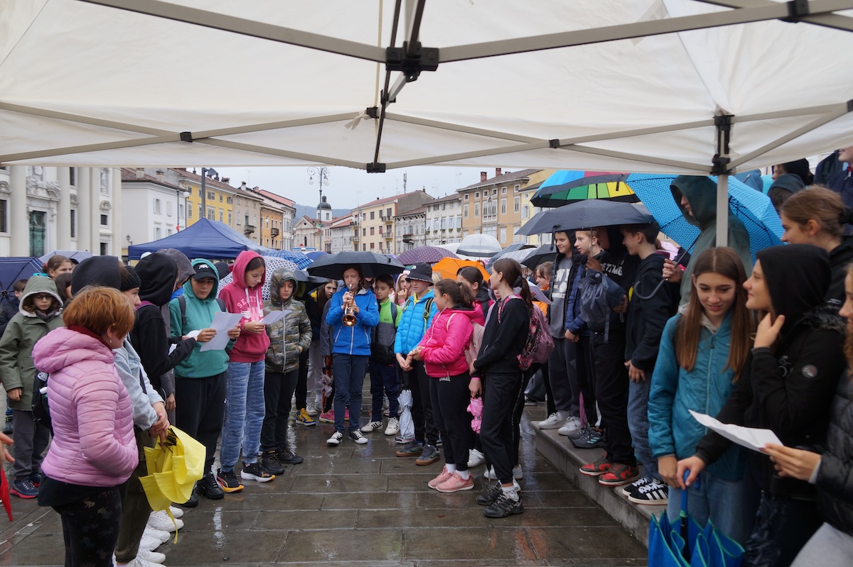 Immagine per Gorizia in rosa: musica e prevenzione in piazza per 200 ragazzi della scuola Trinko