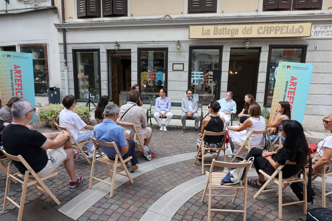 Immagine per Così l'arte dialoga con la sociologia, ora il Teatro dei Borgia debutta a Cormons