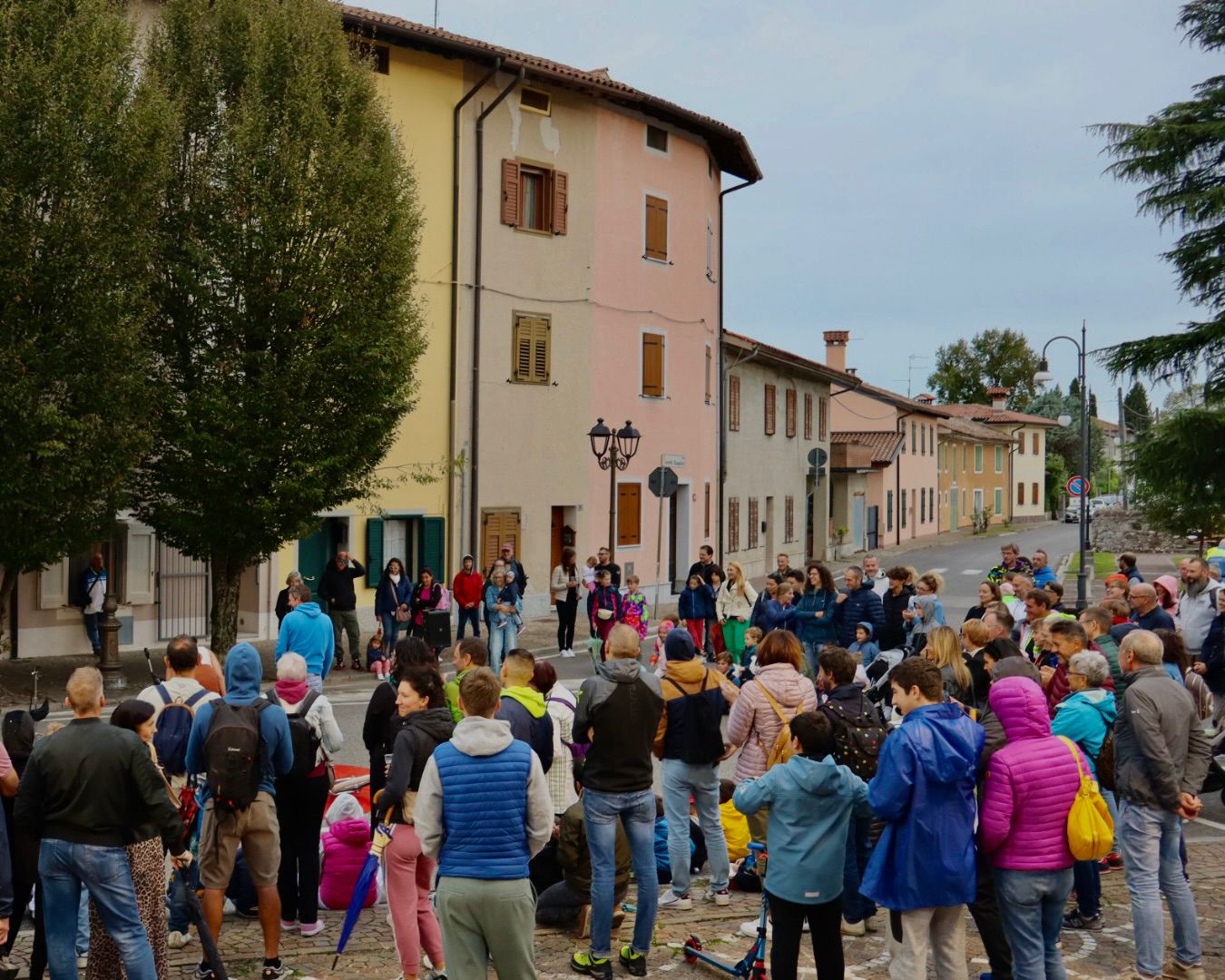 Gusto e artisti di strada colorano Farra, contate 2mila presenze nel weekend