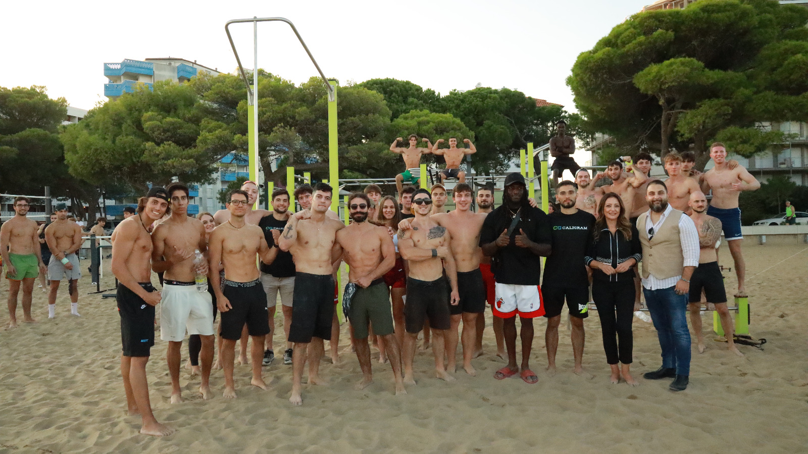 Immagine per Calisthenics in spiaggia, 190 atleti con la palestra Caligram di Monfalcone 