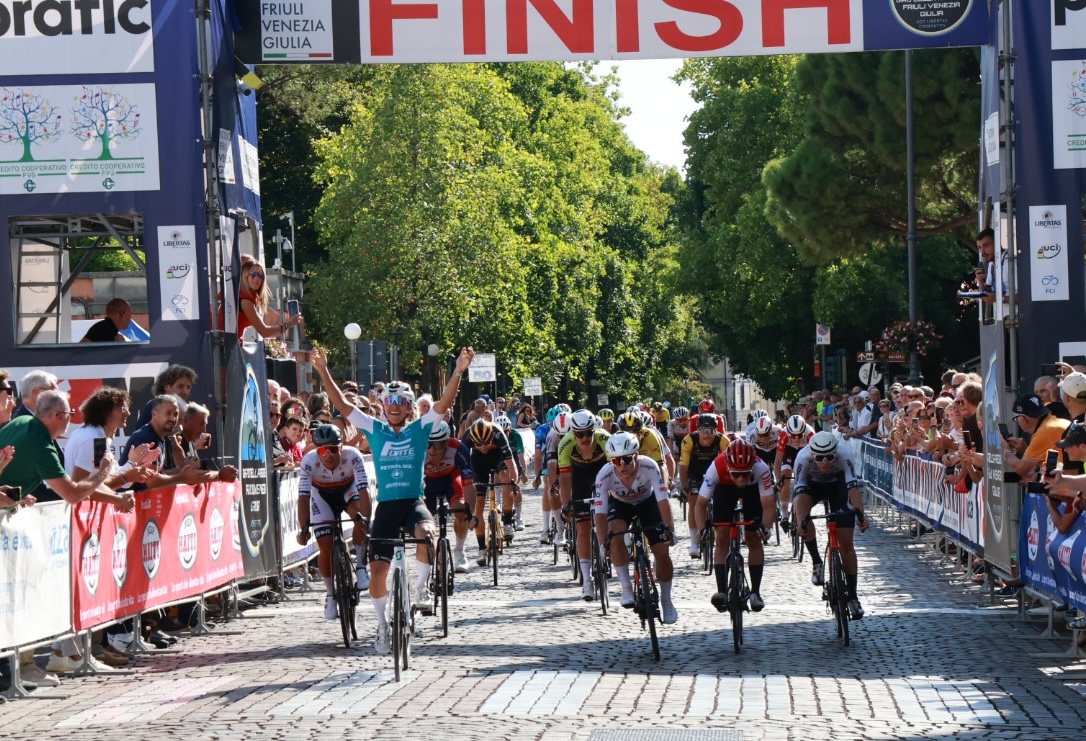 Immagine per La fuga premia Estrada nel cuore di Gorizia, Giro del Friuli vinto da Nordhagen