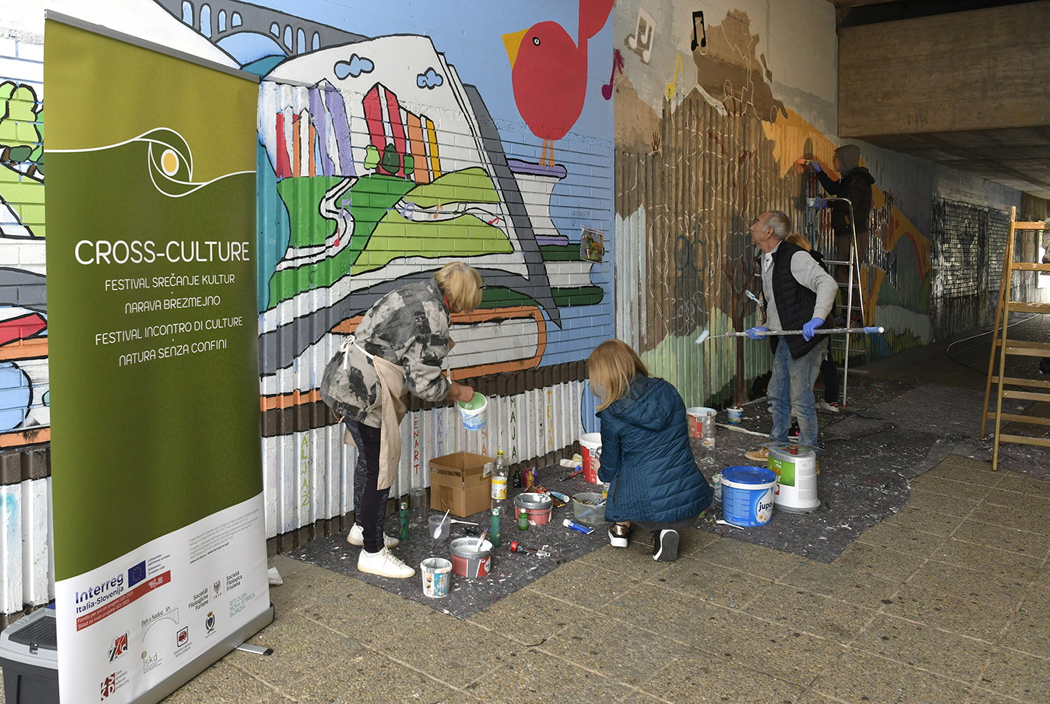 Diversità culturale e natura in un murales, così si colora la galleria a Nova Gorica