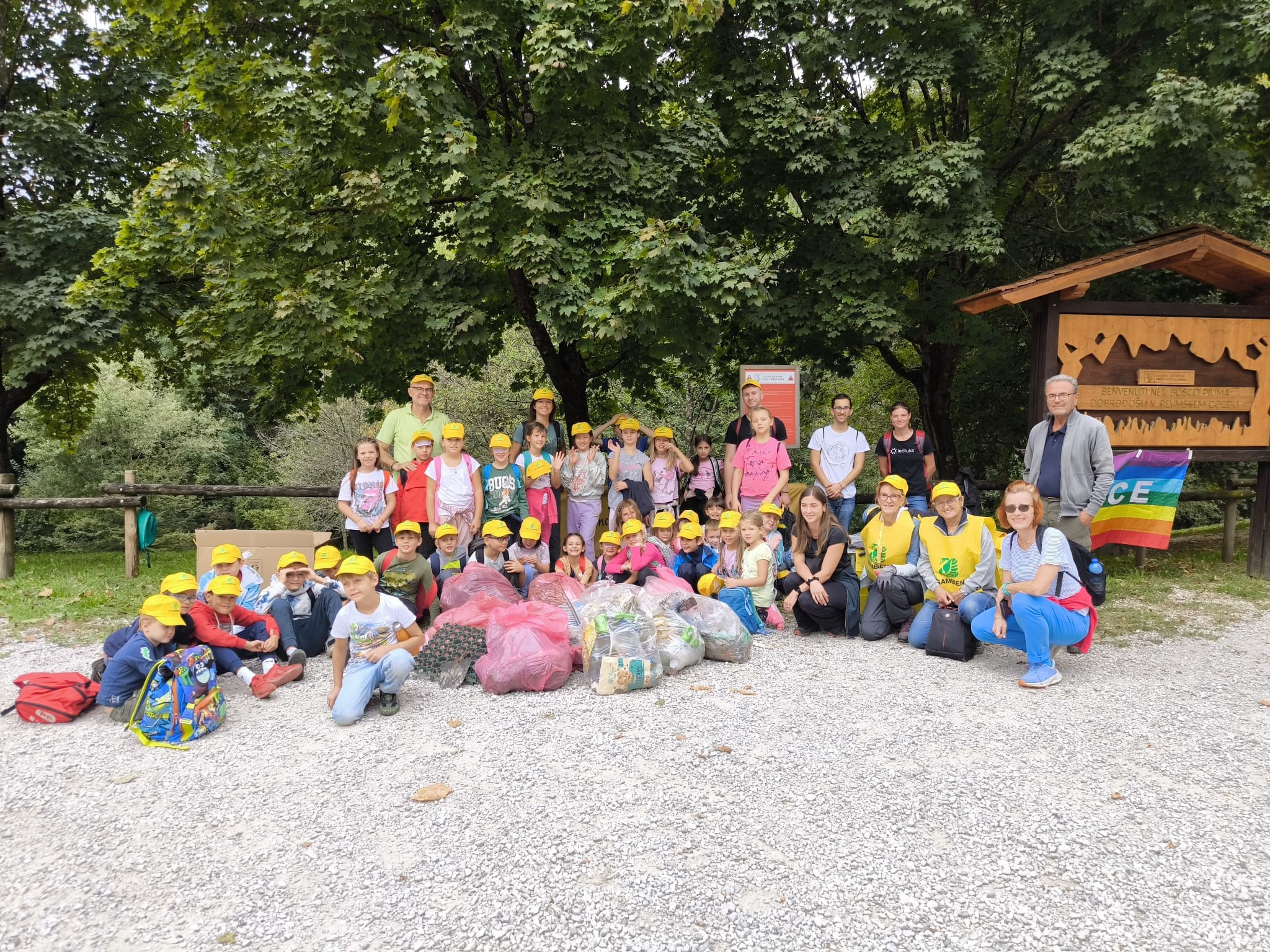 Cinquanta bambini e volontari ripuliscono Parco Piuma, l'impegno a Gorizia